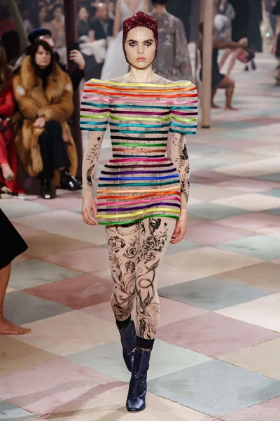 Look 27